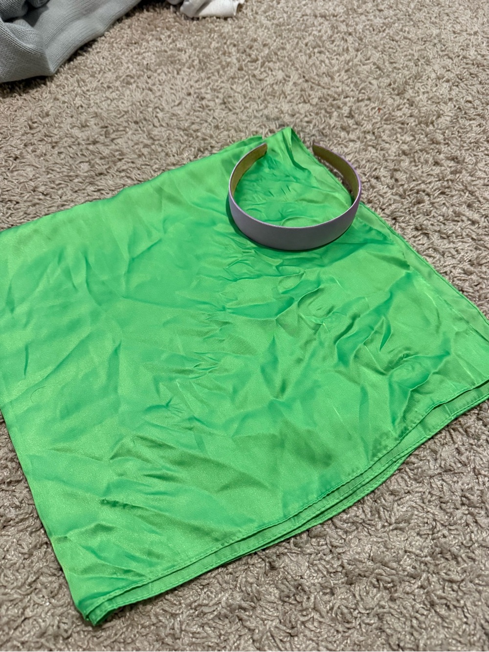 Daphne Blake costume accessories